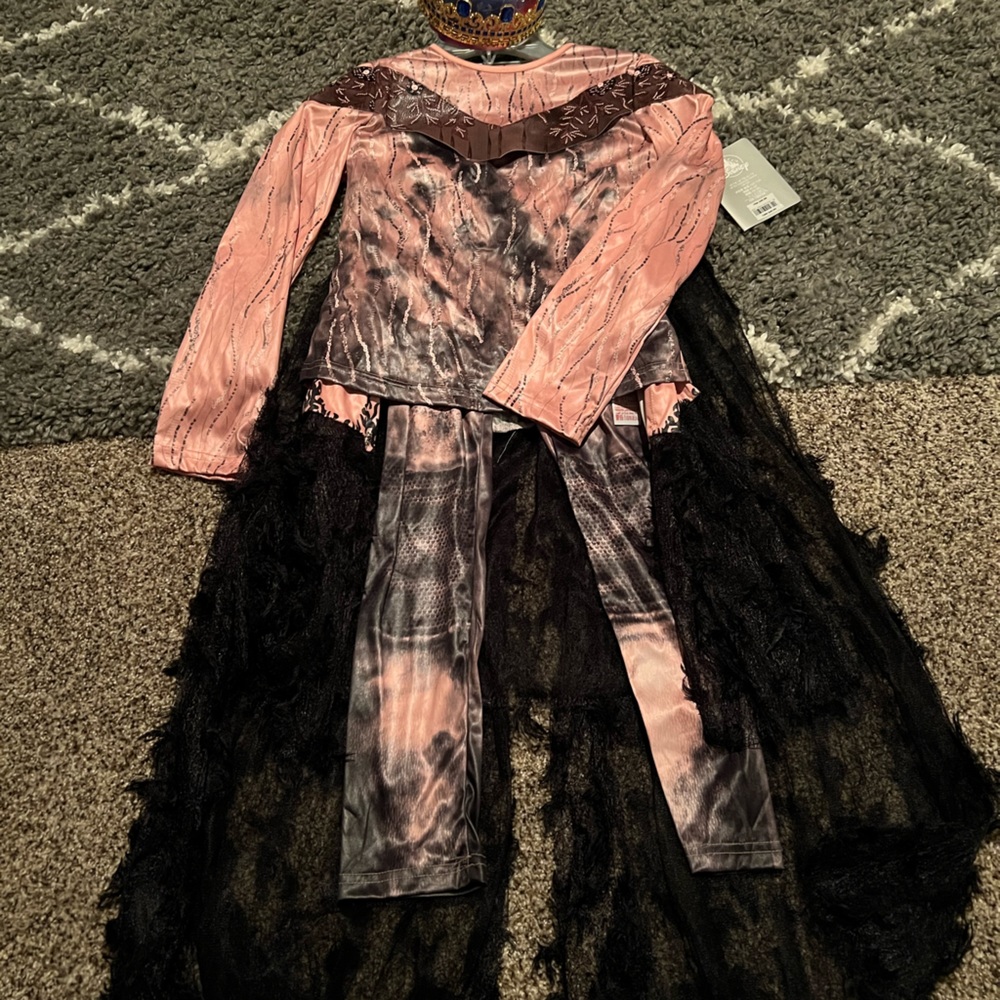Descendants Audrey Costume Size 7/8